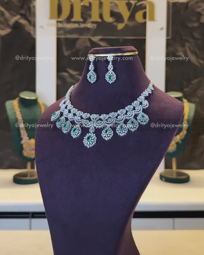 Zircon Emerald Short Necklace Set