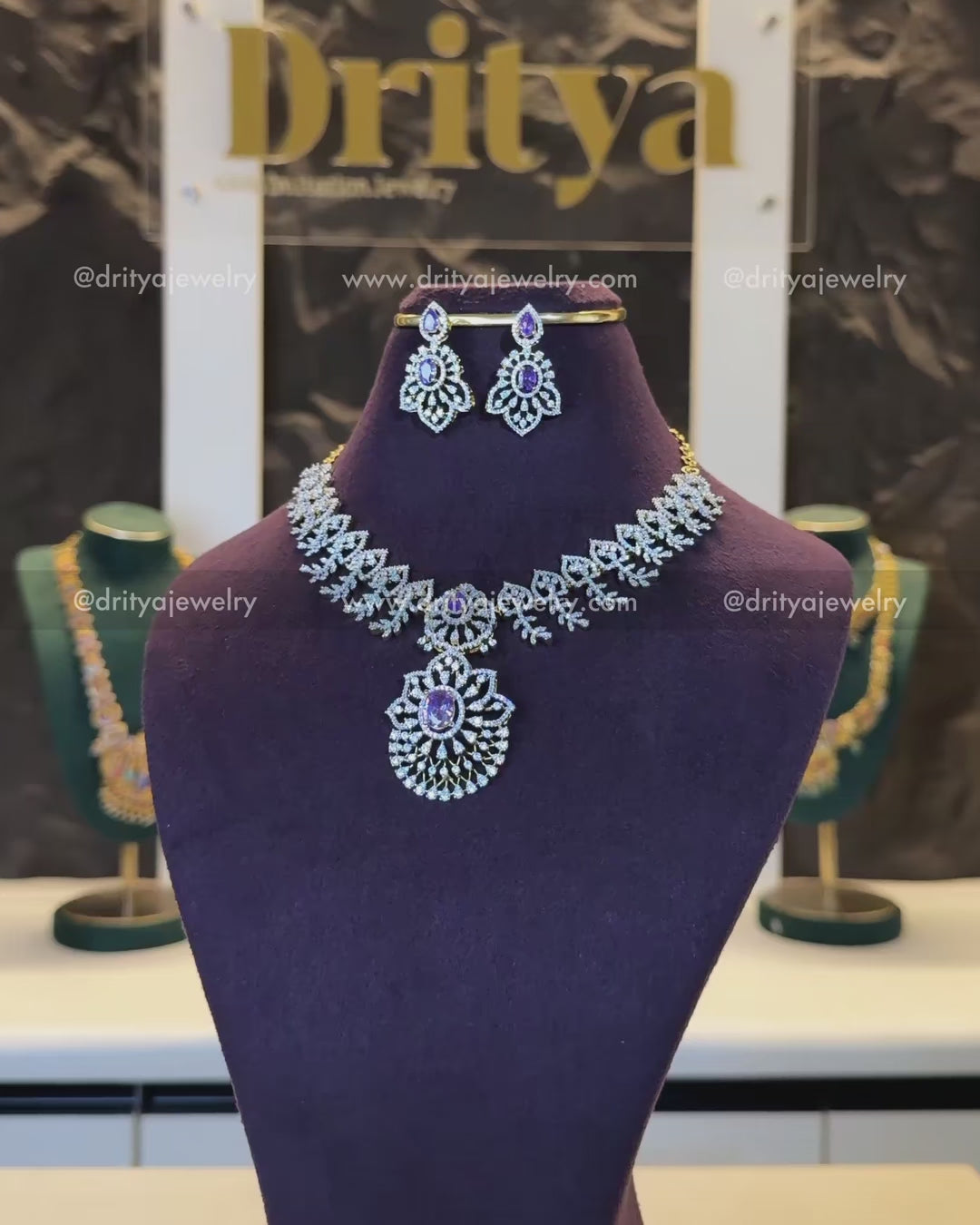 Load video: Premium Diamond Replica Short Necklace Set